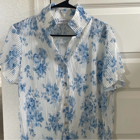 Floral Blue and White Pajama Set - Picture 3 of 4